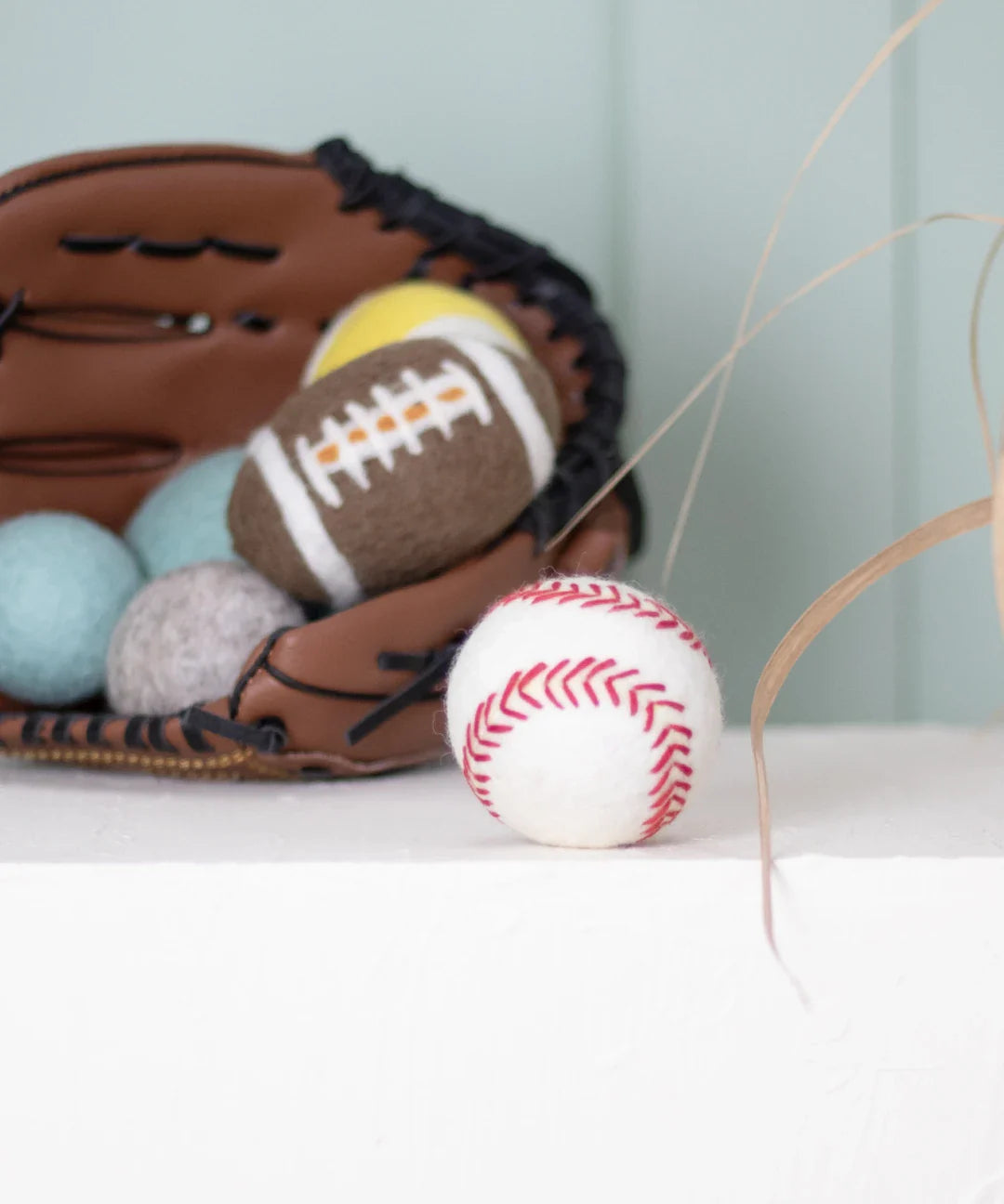 BUDDY. Hundespielzeug aus Schafwolle "Baseball" - TierVita